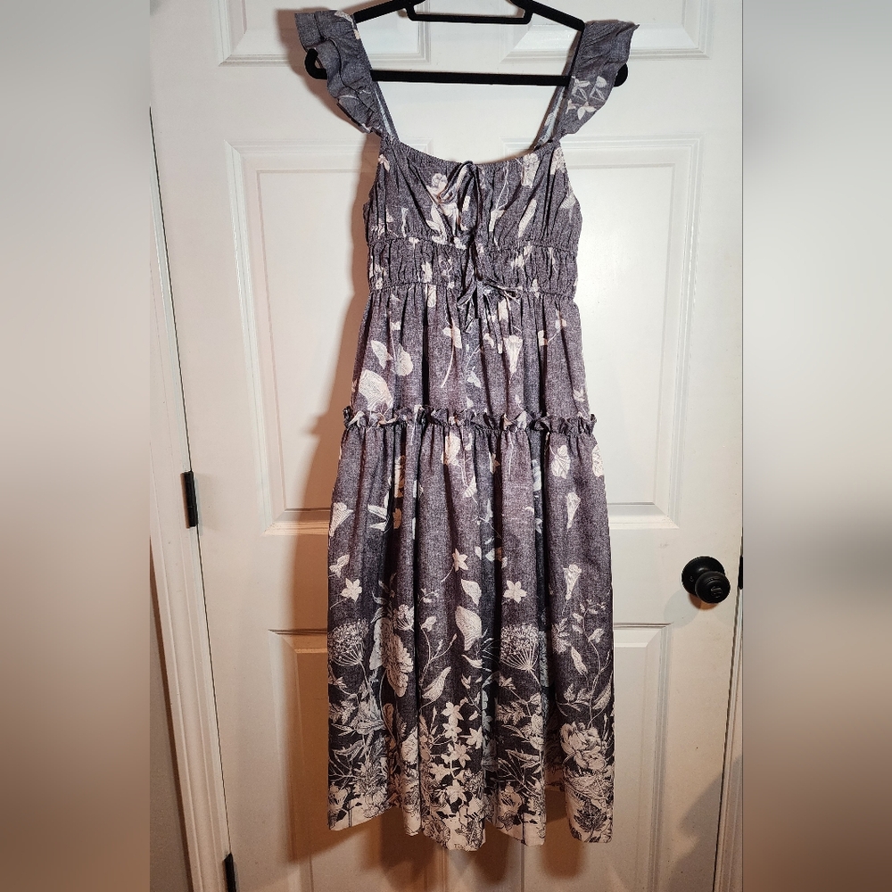 En Saison Gray And White Floral Tiered Lined Midi Sundress L